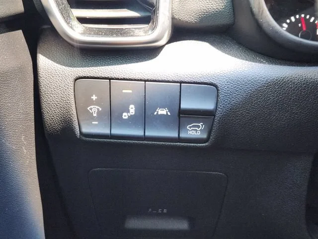 Used 2022 White Kia SX Turbo image 22