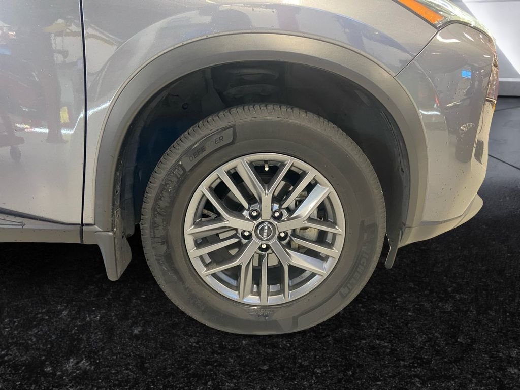 Used 2022 Gray Nissan S image 19
