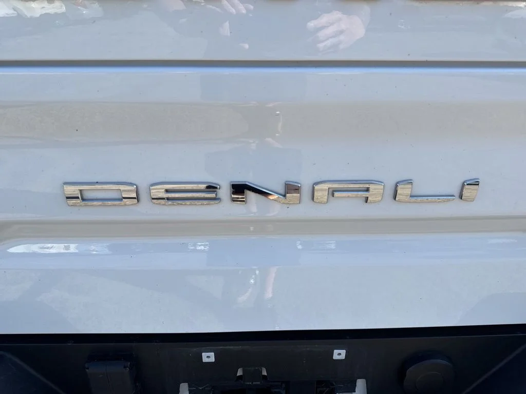 Used 2023 White GMC Denali image 18