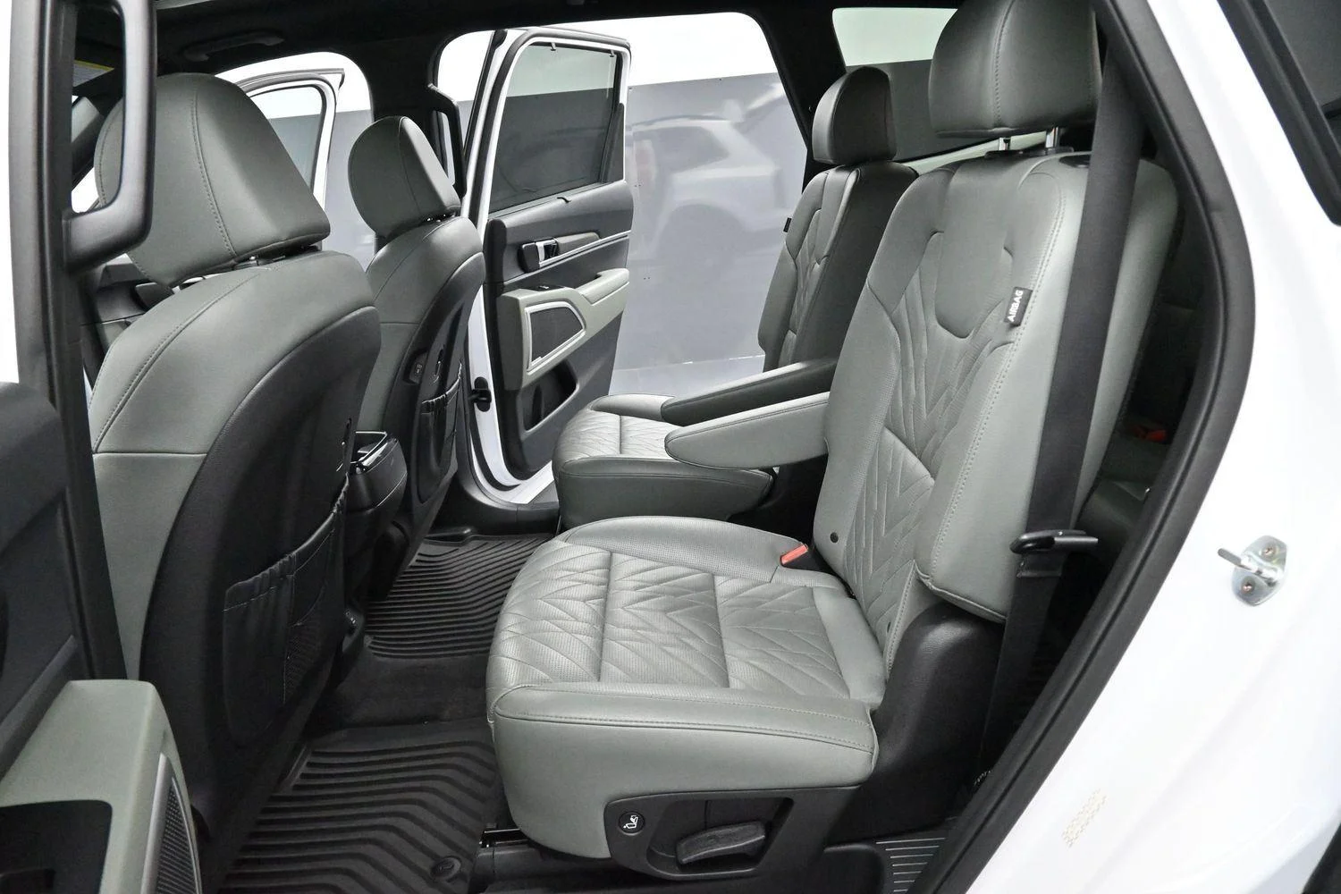 Used 2023 Glacial White Pearl Kia EX X-Line image 35