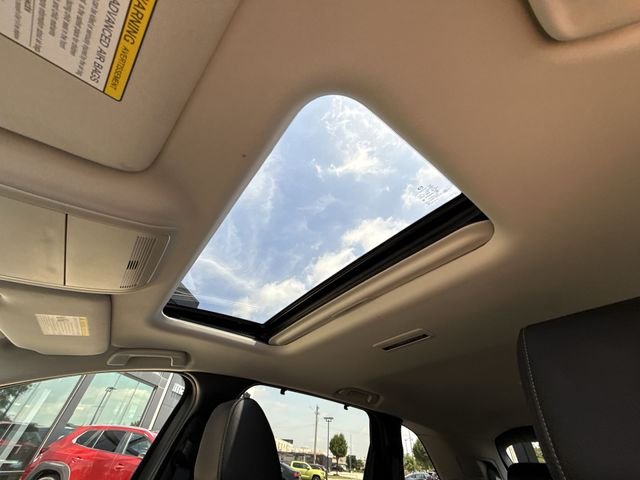 Used 2024 White Mazda Preferred image 21