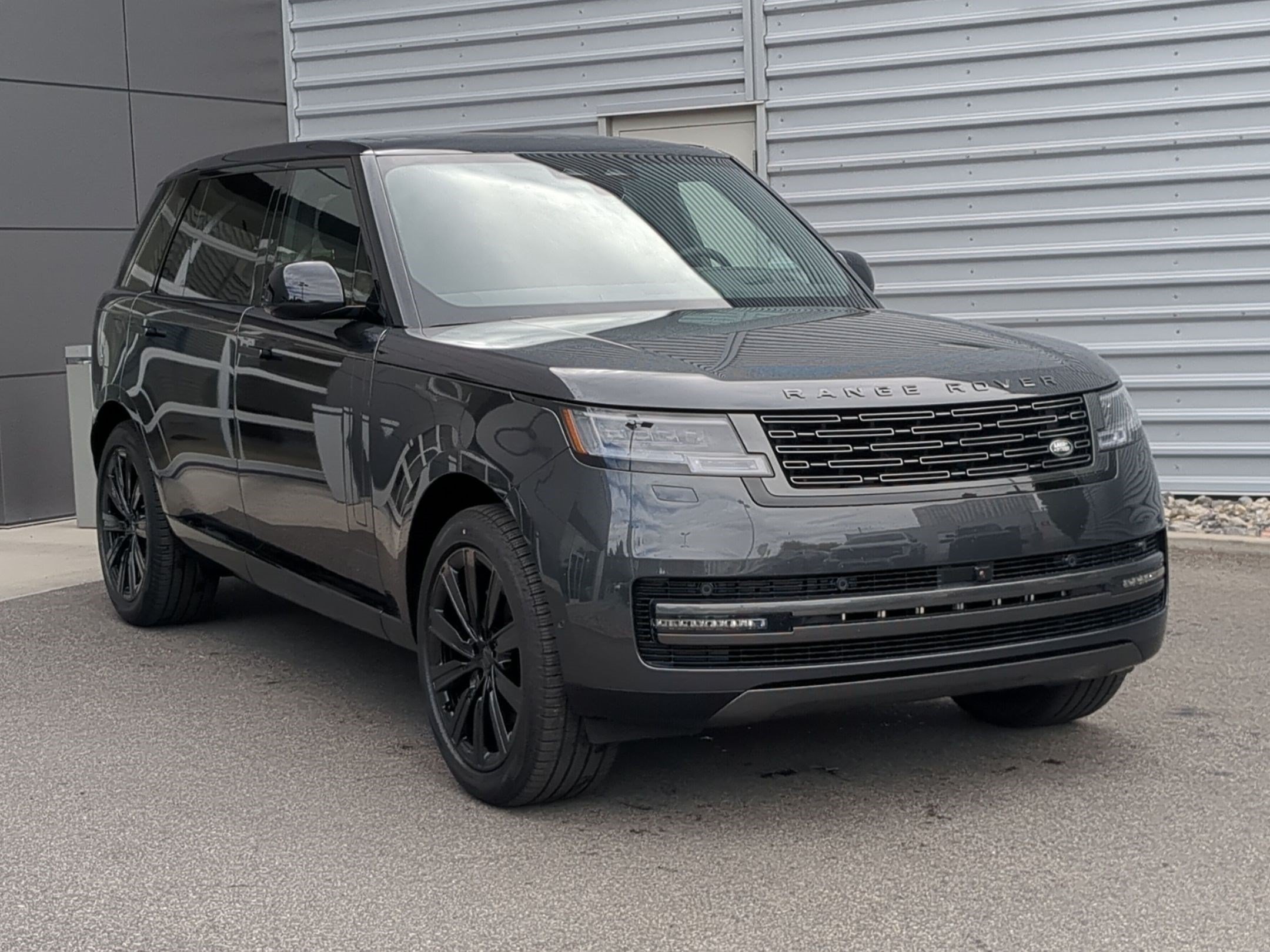 New 2026 Carpathian Grey Land Rover P400 SE LWB 7 Seat image 3