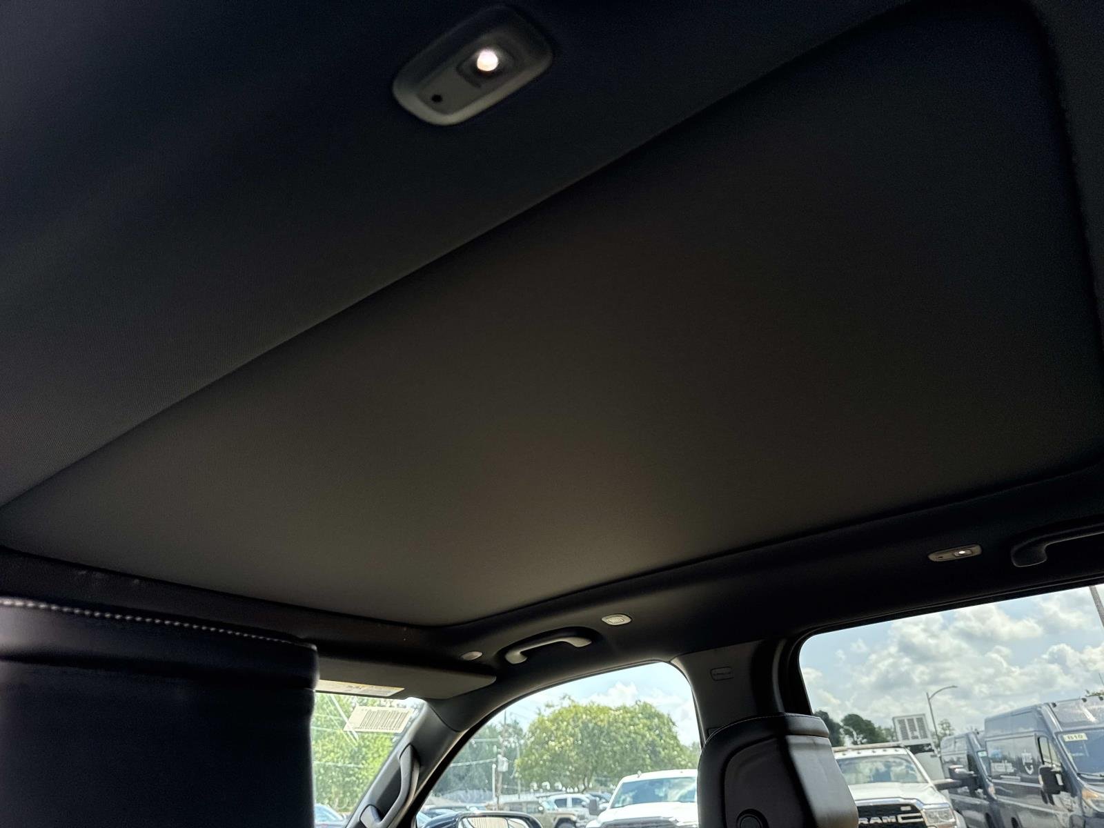New 2026 Fathom Blue Pearl-Coat Exterior Paint Jeep  image 8