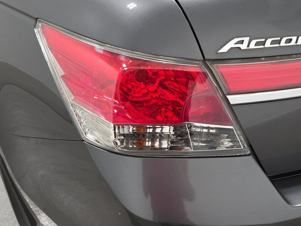 Used 2012 Polished Metal Metallic Honda EX-L image 30