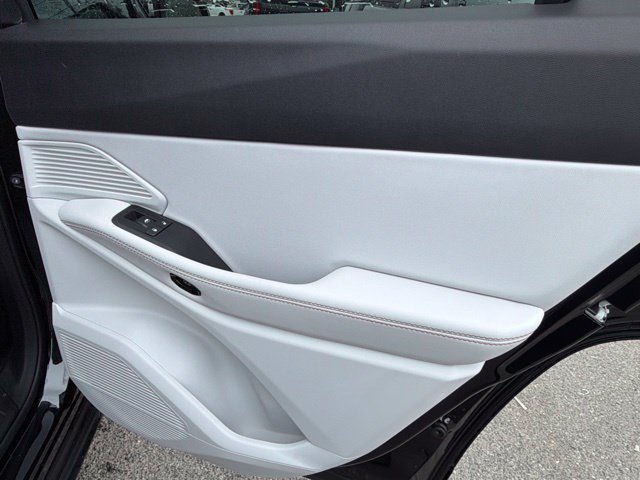 New 2026 Diamond Black Crystal Pearl-Coat Exterior Paint Jeep Limited image 11