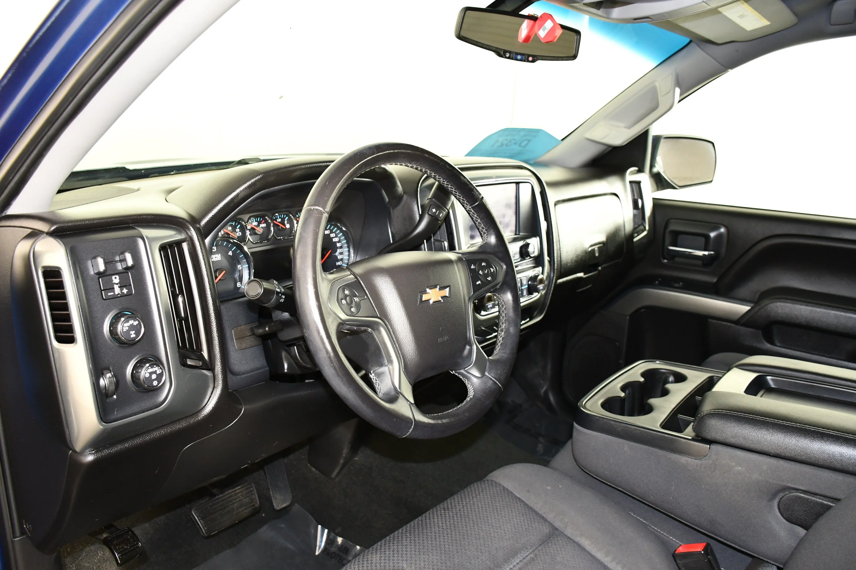 Used 2018 Deep Ocean Blue Metallic Chevrolet LT image 42