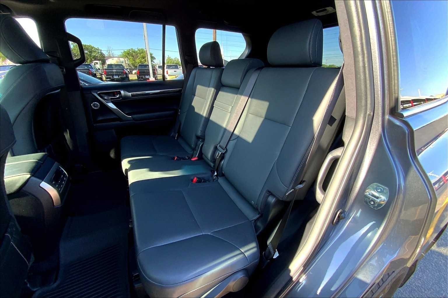 Used 2022 Nebula Gray Pearl Lexus Premium image 19