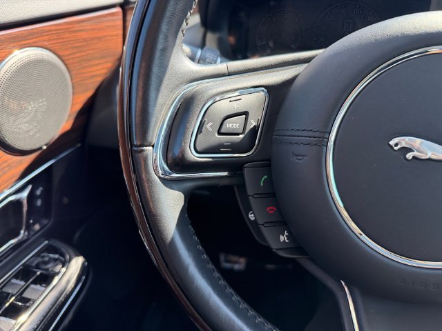 Used 2019 Santorini Black Metallic Jaguar R-Sport image 23