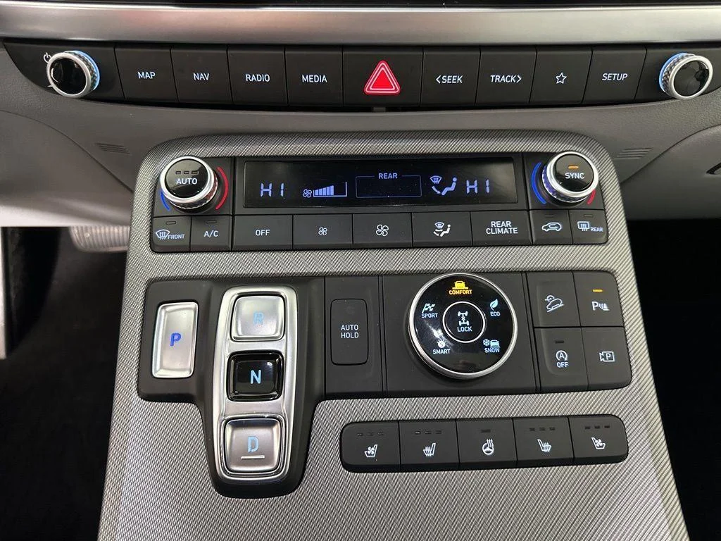Used 2023 Silver Hyundai SEL image 8