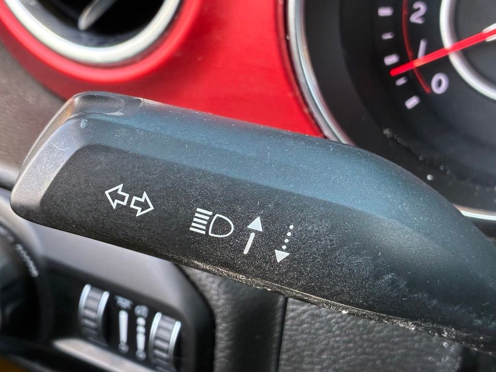 Used 2020  Jeep Rubicon image 26