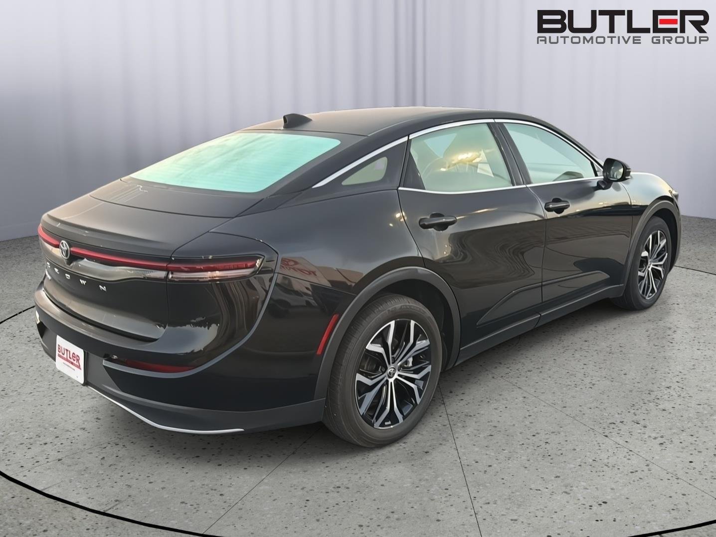 2025 Toyota Crown XLE - Photo 6