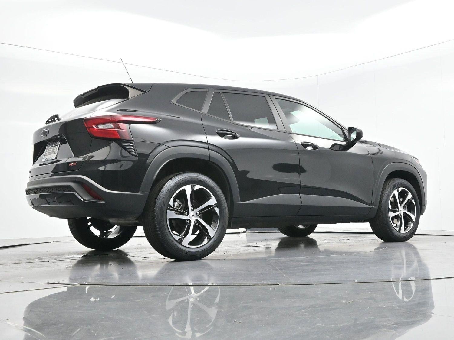 Used 2024 Mosaic Black Metallic Chevrolet 1RS image 47
