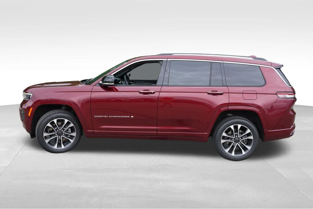 Certified Used 2021 Velvet Red Pearlcoat Jeep Overland image 9