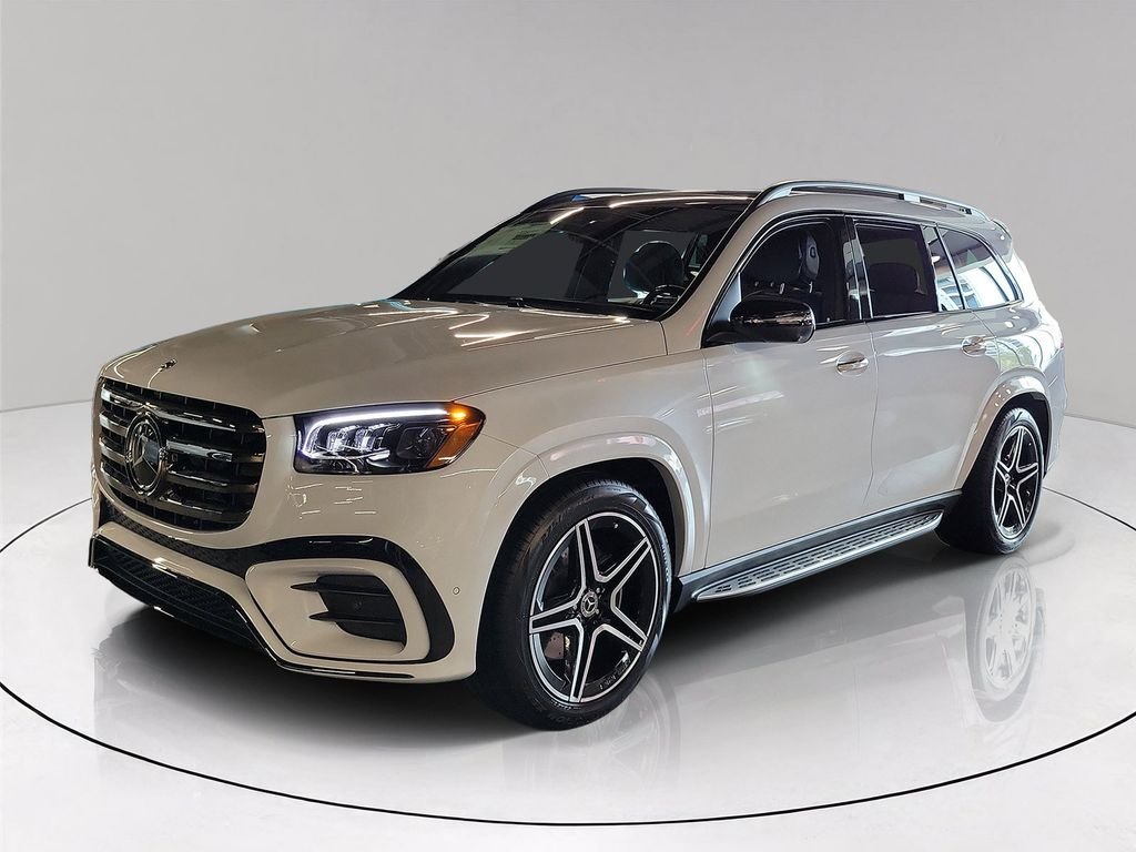New 2026 MANUFAKTUR Moonlight White Metallic Mercedes-Benz GLS 450 image 3