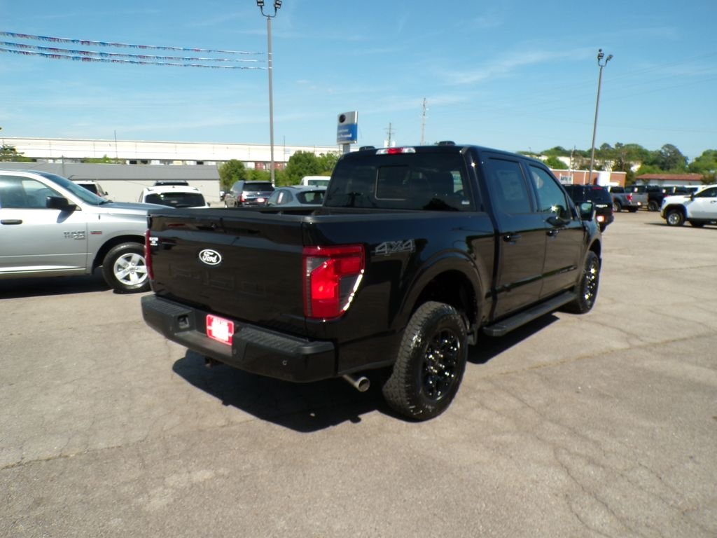 New 2026 Agate Black Metallic Ford XLT image 7