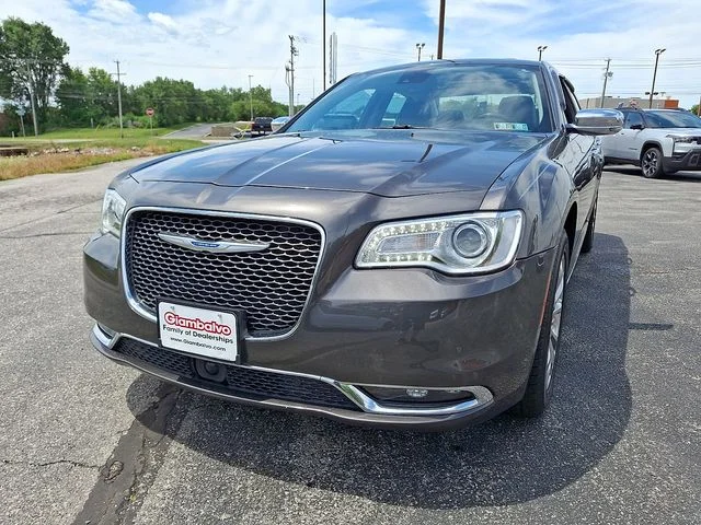 Used 2018 Gray Chrysler Limited image 4