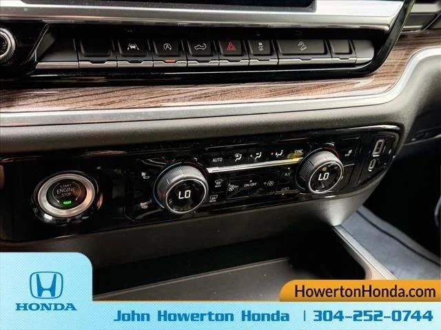 Used 2022  Chevrolet RST image 21
