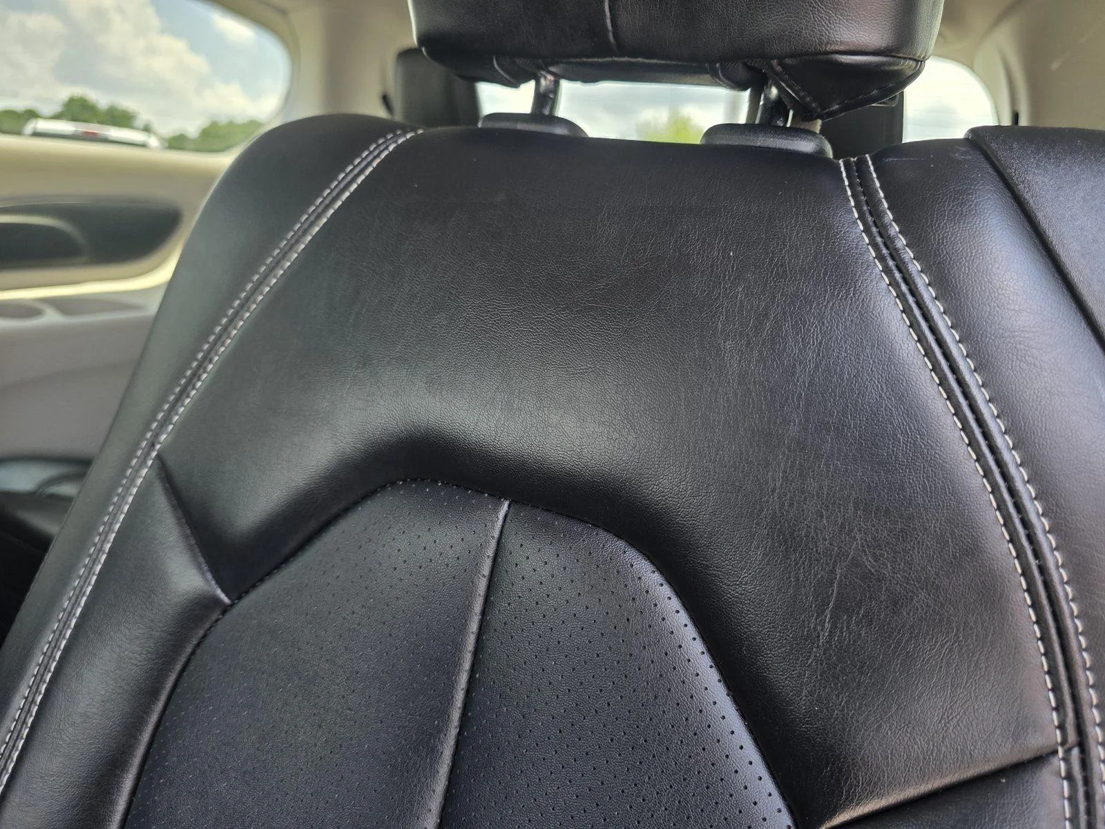 Used 2024 Silver Mist Clearcoat Chrysler Touring L image 29