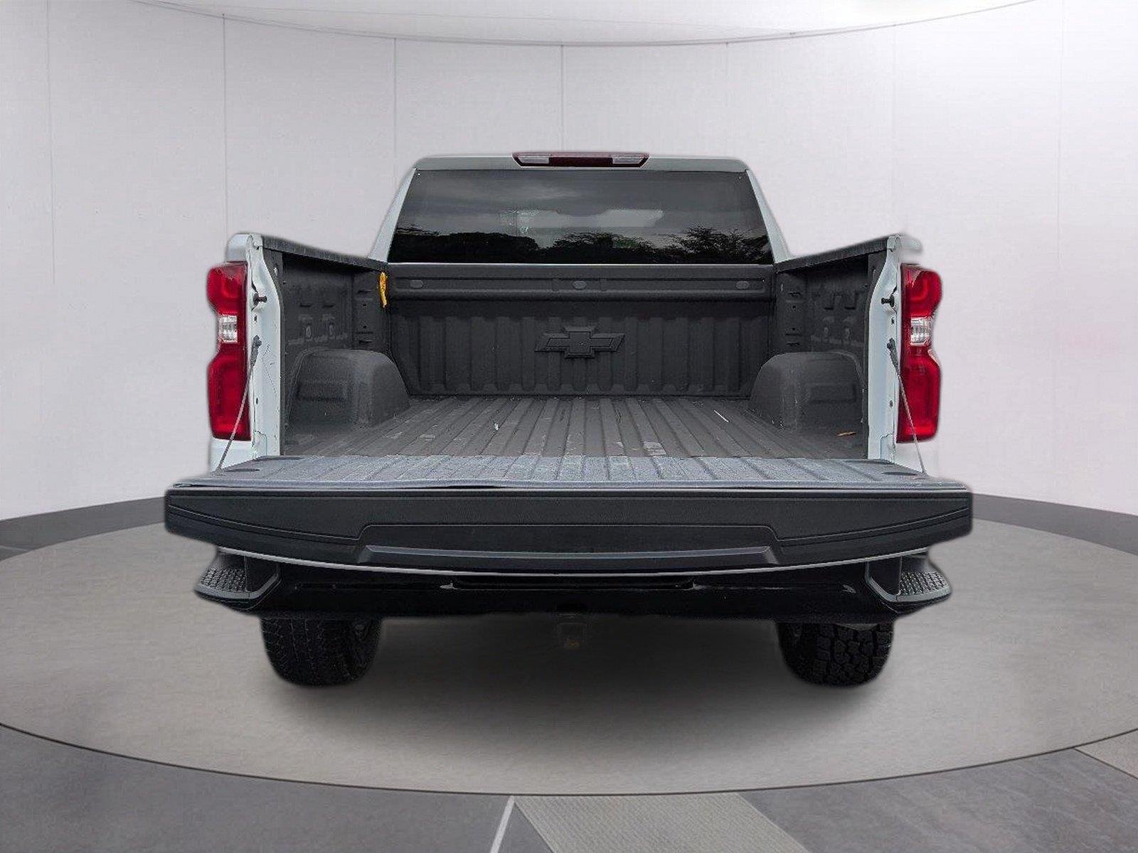Used 2025 Summit White Chevrolet LT Trail Boss image 6