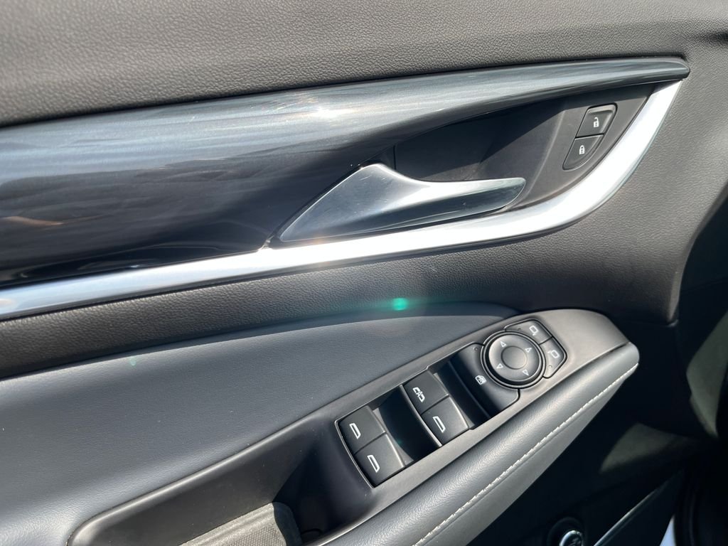 Used 2022 Silver Buick Essence image 10