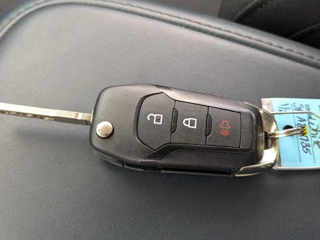 Used 2025 White Ford XL image 23