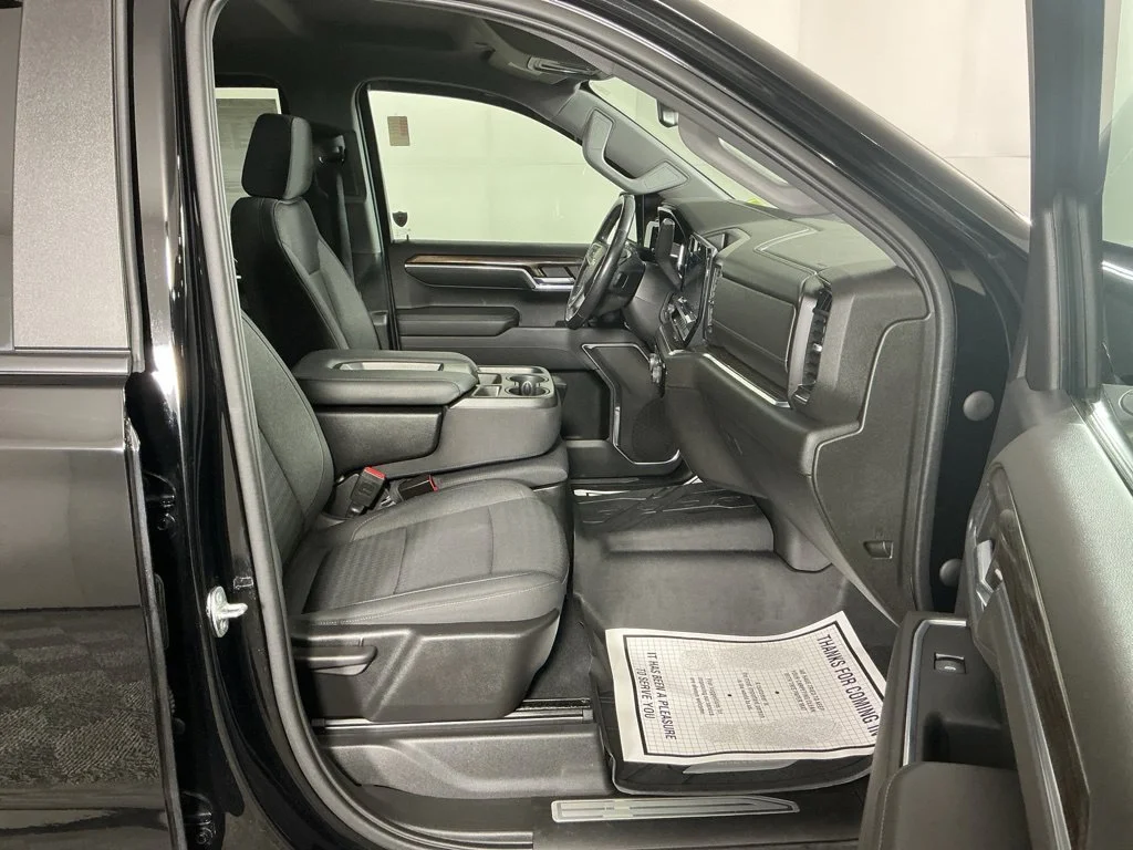 Used 2022 BLACK Chevrolet LT image 6