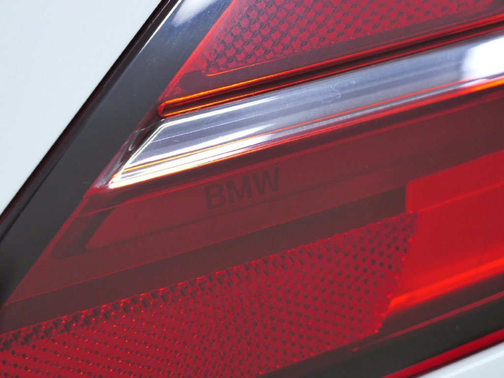 New 2027 Alpine White BMW 530i xDrive image 18