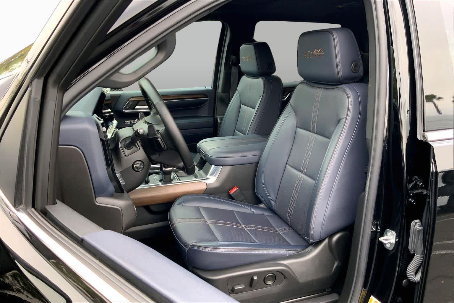 Used 2024 Black Chevrolet High Country image 7