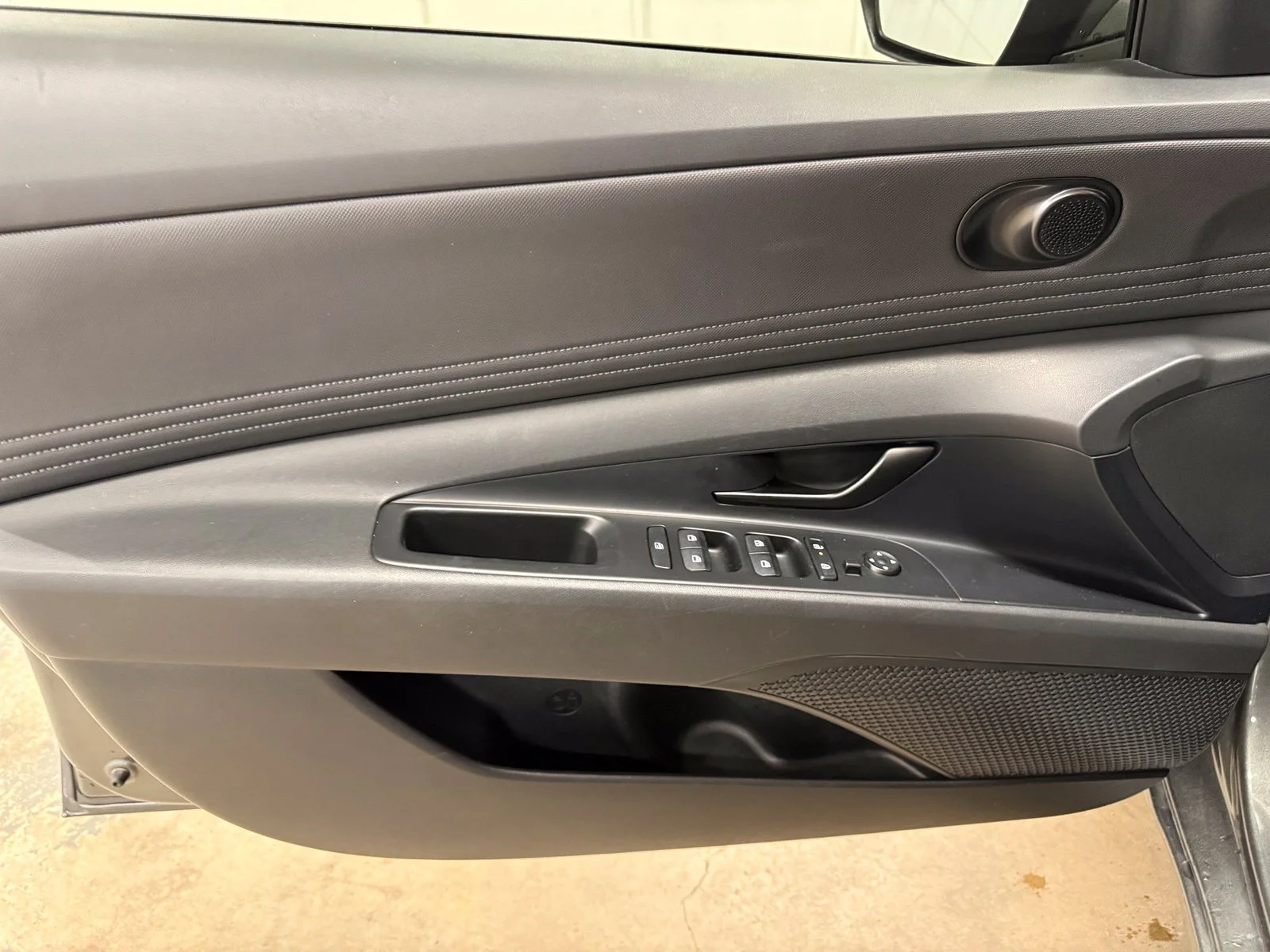 Used 2025 Gray Hyundai SEL Sport image 20