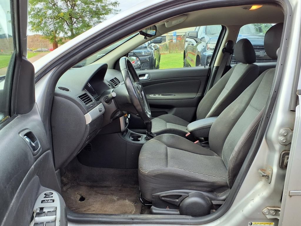Used 2010 Silver Ice Metallic Chevrolet LT w/1LT image 11