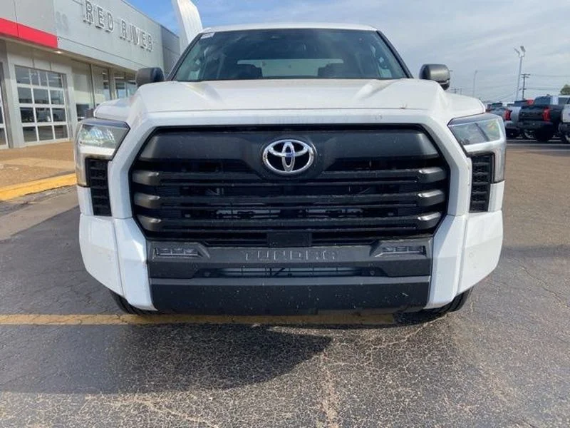 2026 Toyota Tundra SR5 - Photo 8