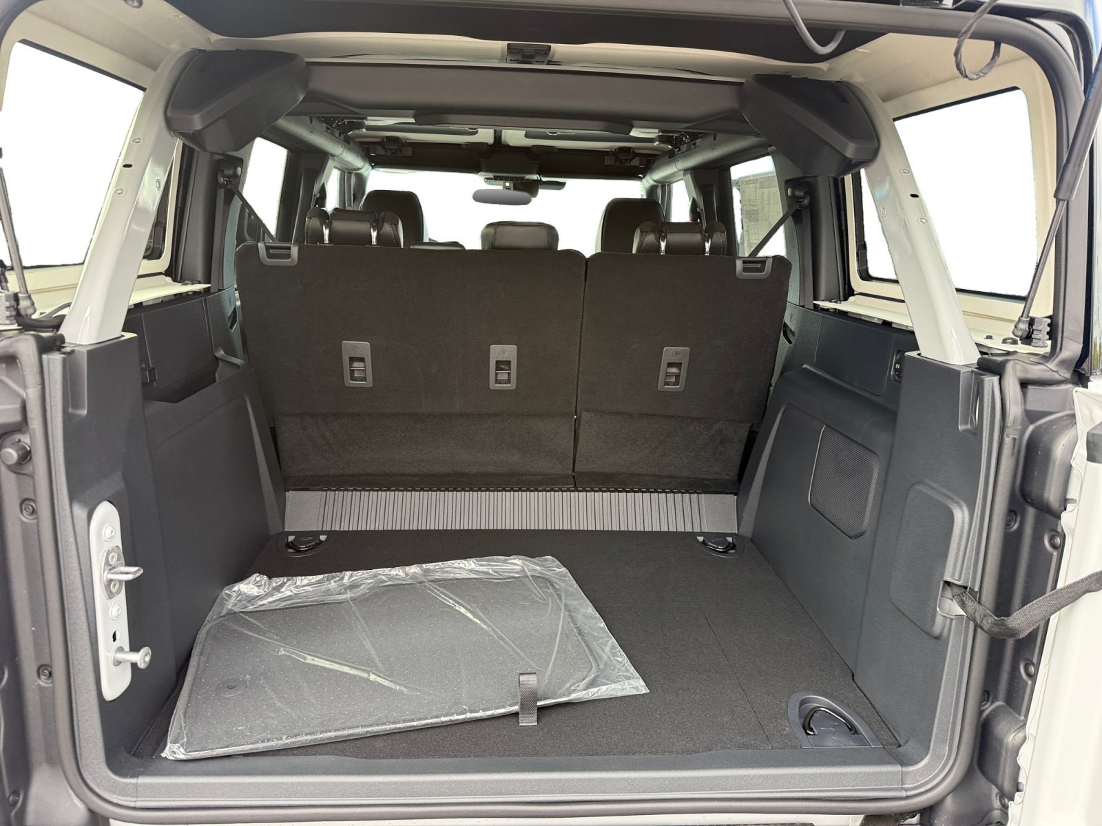 New 2026 Avalanche Gray Ford Badlands® image 17