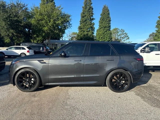 Used 2025 Black Land Rover Dynamic SE image 8