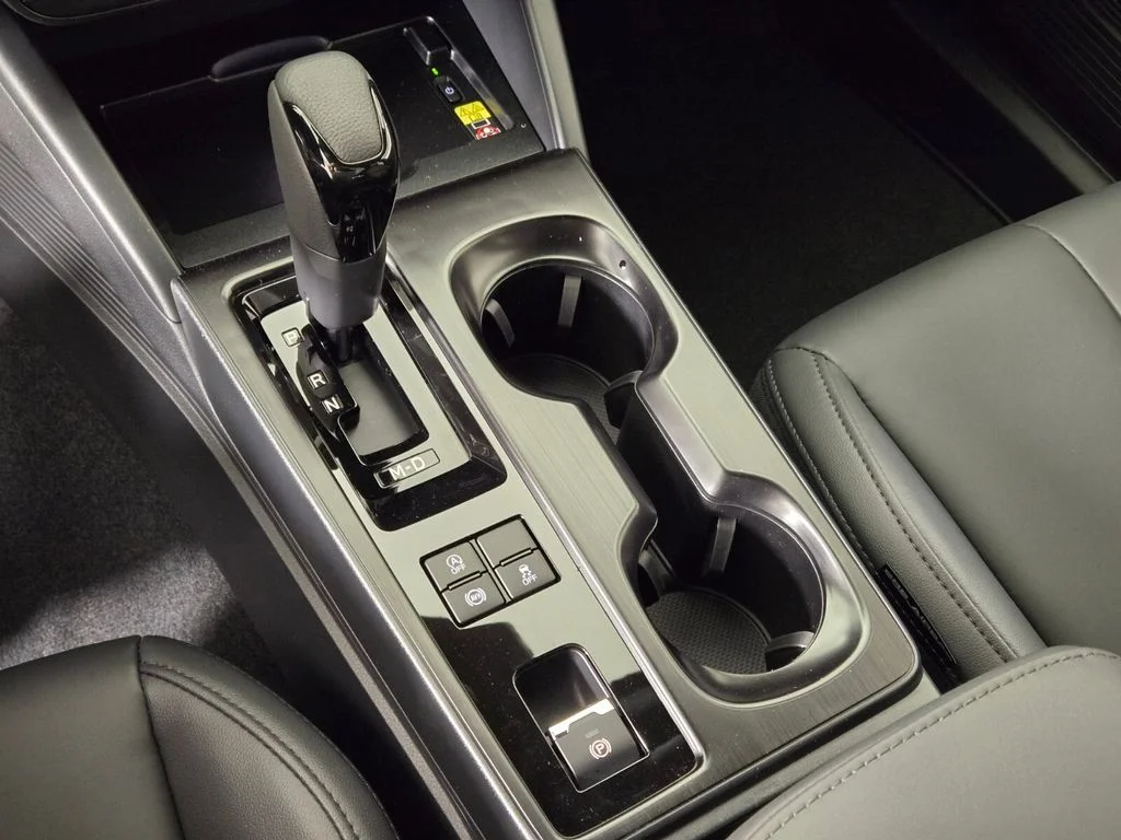 New 2026 CRYSTAL WHITE PEARL Subaru Premium image 18