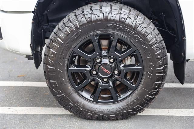Certified Used 2017 SUPER WHITE Toyota  image 9