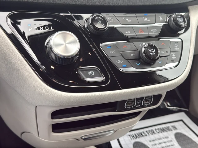 Used 2024 White Chrysler Touring L image 21