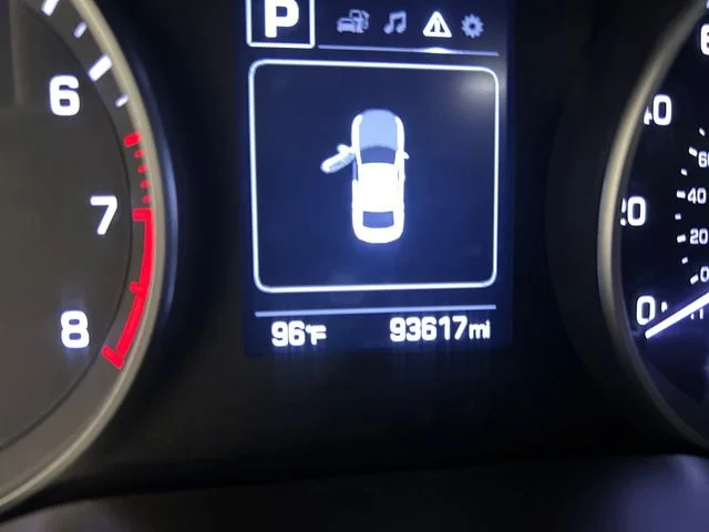 Used 2018 Silver Hyundai SEL image 10