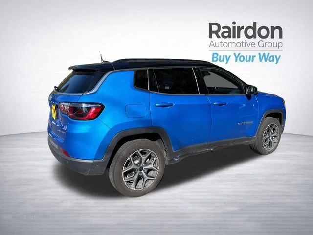 Used 2025 Hydro Blue Pearlcoat Jeep Limited image 7