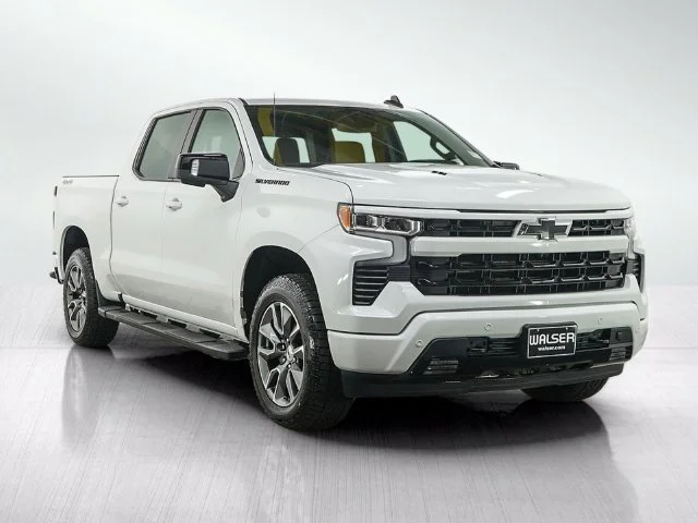 Used 2024 Summit White Chevrolet RST image 7