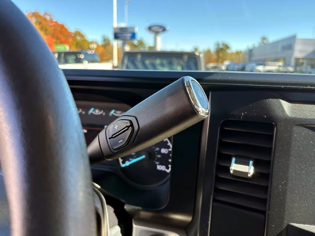 Used 2024 Oxford White Ford XLT image 22