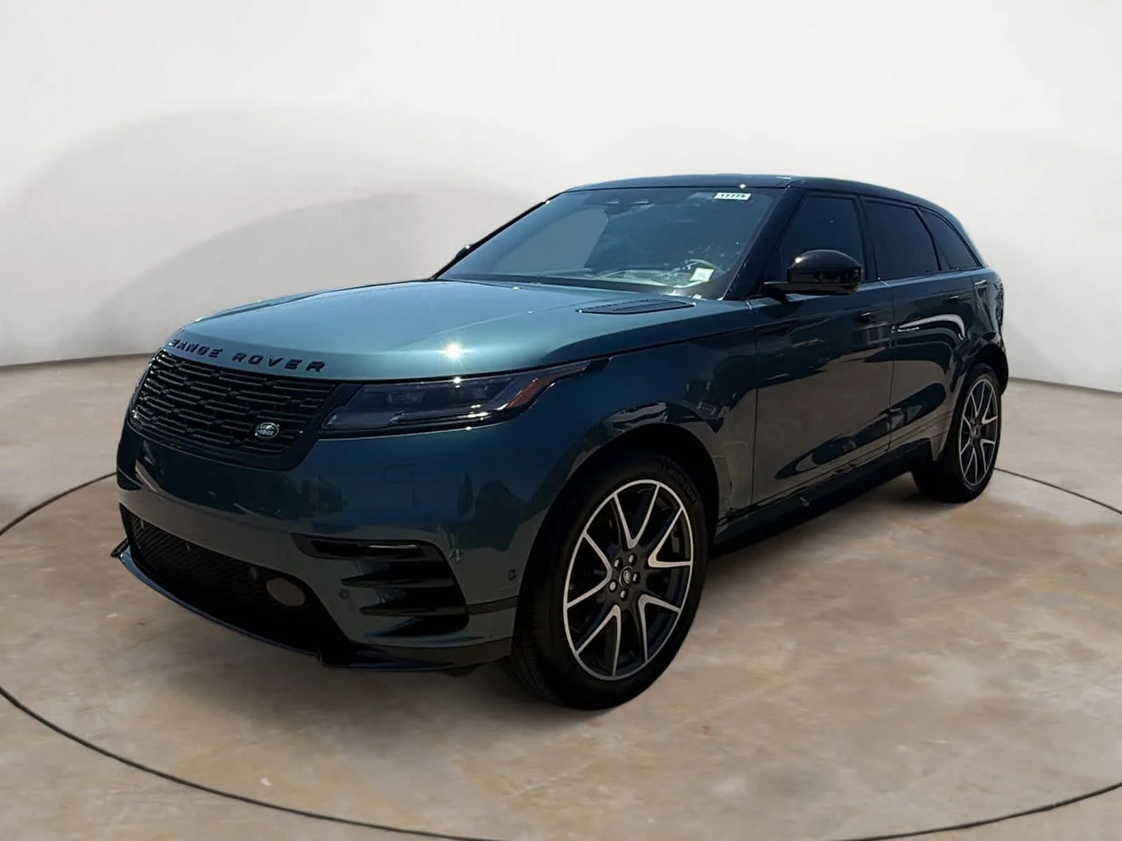2026 Land Rover Range Rover Velar Dynamic SE
