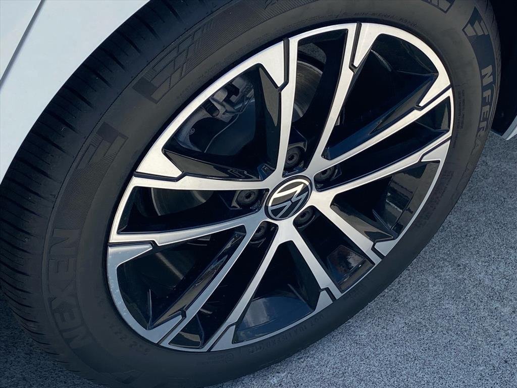 New 2026 White Volkswagen 1.5T Sport image 12