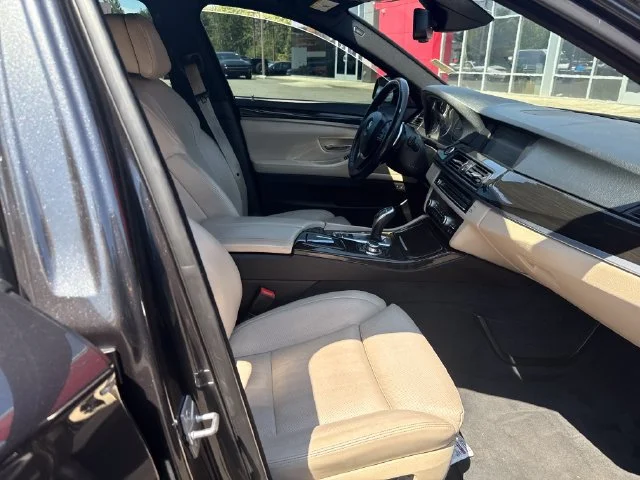 Used 2011 Dark Graphite BMW 550i image 9