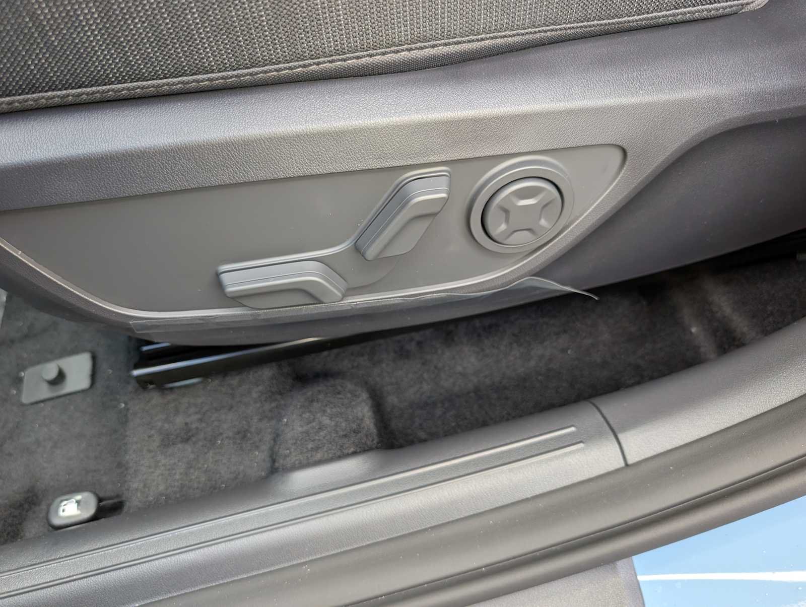 New 2027  Black Roof Kia S image 27