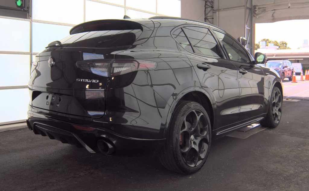 Used 2025 Black Alfa Romeo Veloce image 10