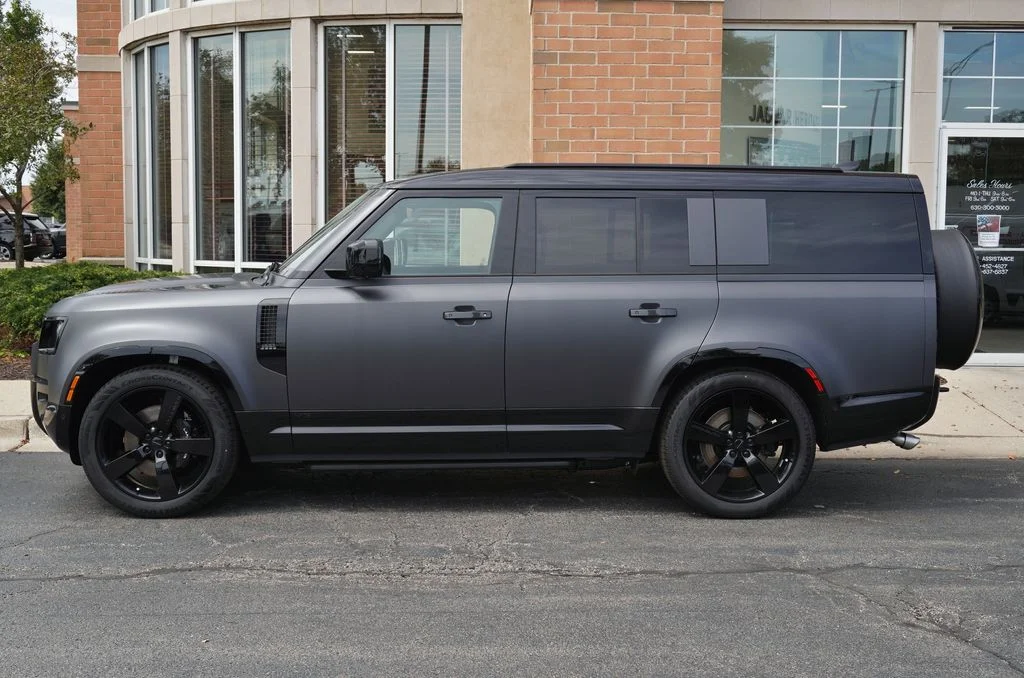 New 2026 Carpathian Grey Land Rover V8 image 2
