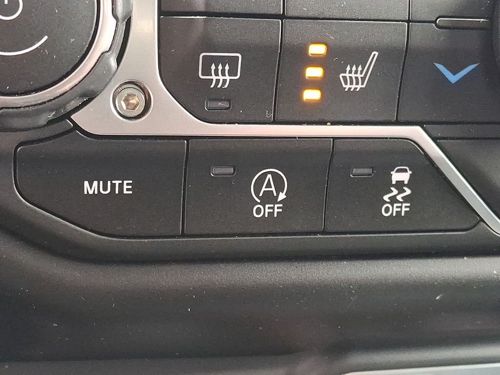 Used 2022 Gray Jeep Unlimited Sahara Altitude image 23