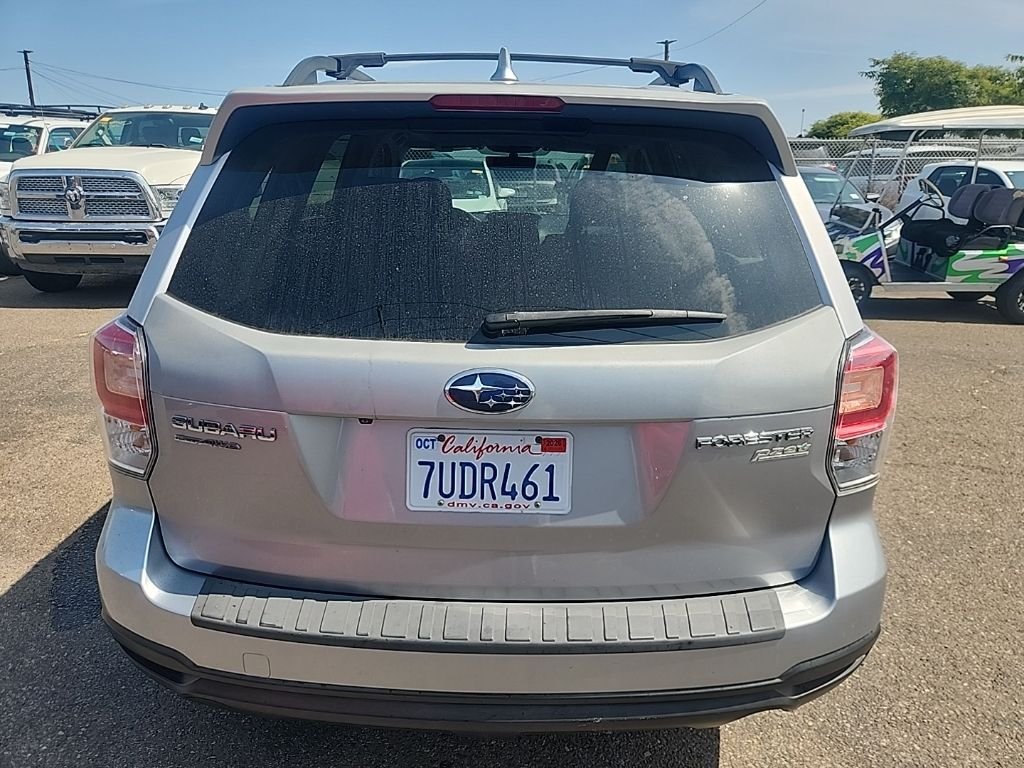 Used 2017 Silver Subaru 2.5i Premium image 11