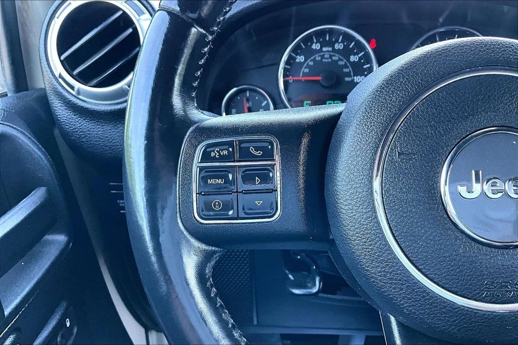 Certified Used 2018 Beige Jeep Unlimited Rubicon image 11