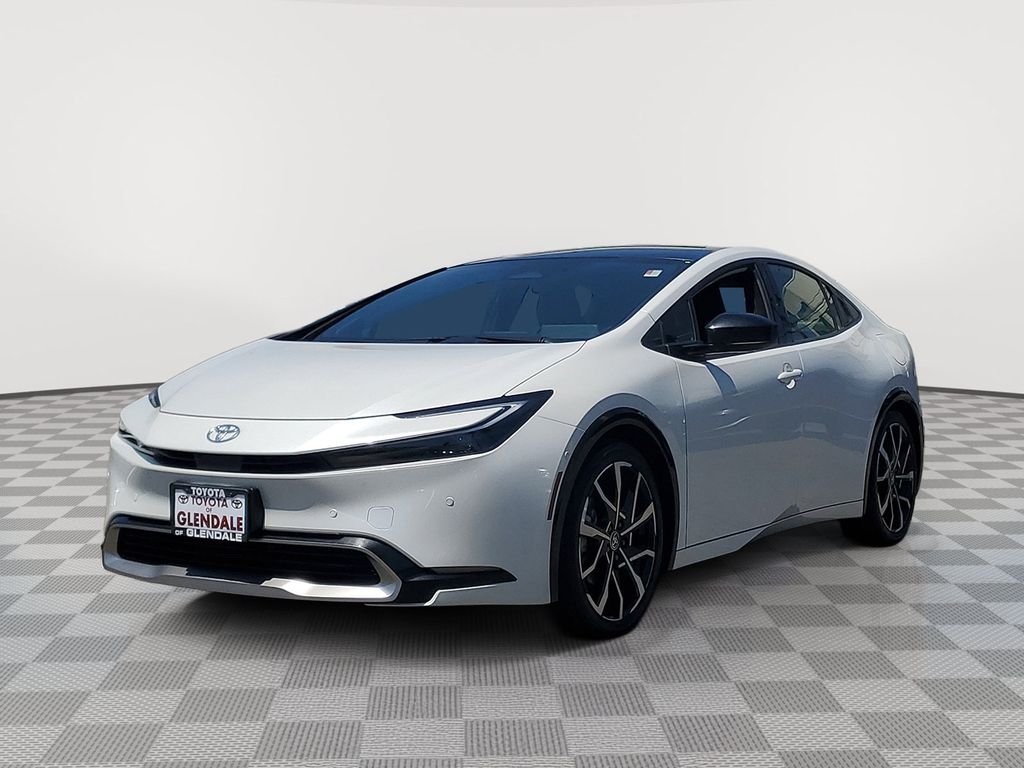 Used 2024 Pearl Toyota XSE Premium image 2